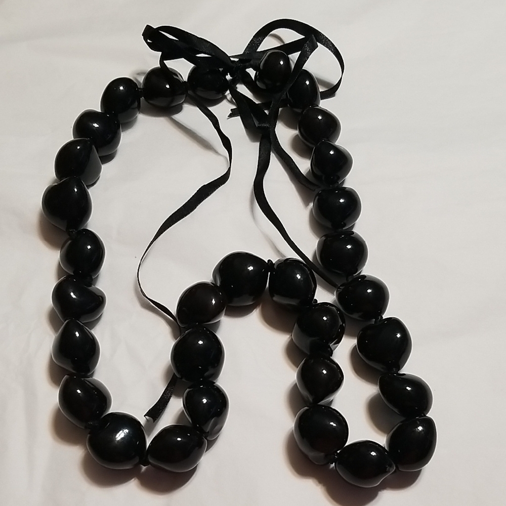 KUKUI HANDCRAFTED BLACK BEAD NECKLACE WITH RIBBON CLOSURE #51
